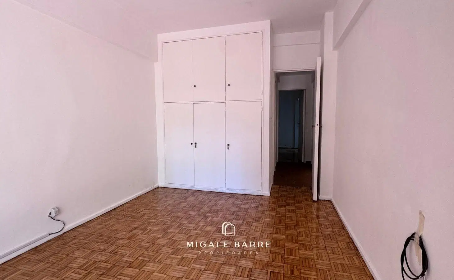 Venta de Departamento 4 Ambientes en Caballito con Patio y Cochera Cubierta 2