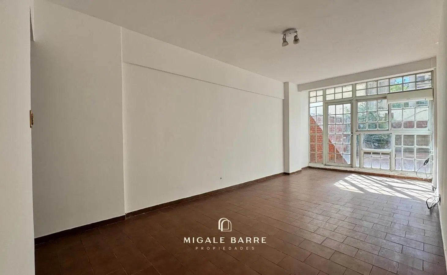 Venta de Departamento 4 Ambientes en Caballito con Patio y Cochera Cubierta 3