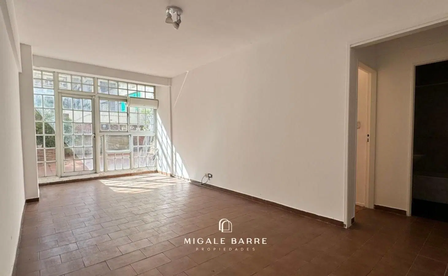 Venta de Departamento 4 Ambientes en Caballito con Patio y Cochera Cubierta 5