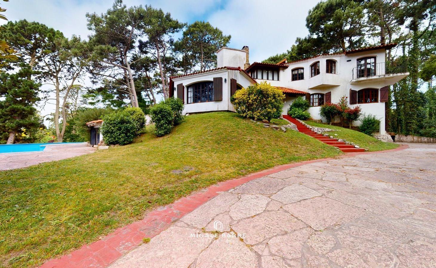 Foto de Casa en Venta Carilo 2 lotes a refaccionar, imagen 1