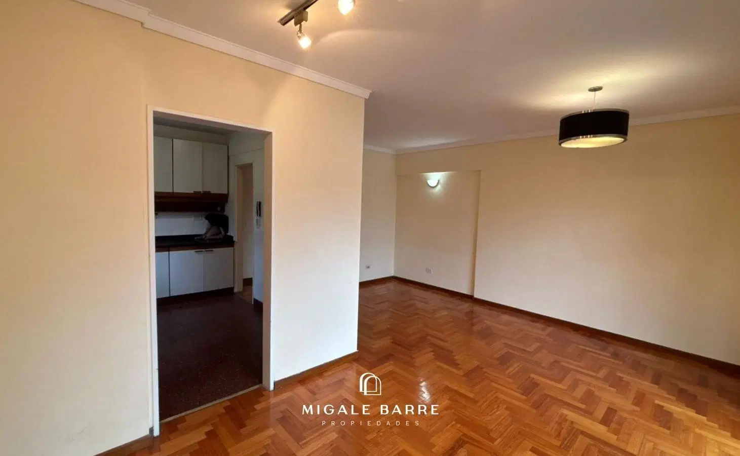 Venta Semipiso 4 Amb con Cochera, Balcón Y Baulera 3