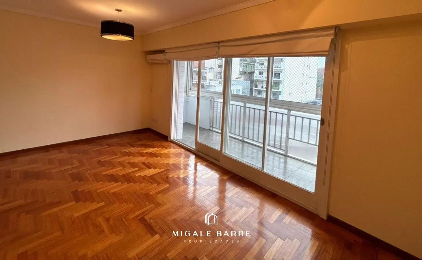 Venta Semipiso 4 Amb con Cochera, Balcón Y Baulera 2