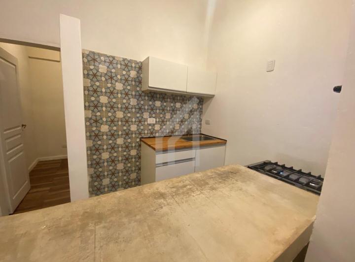 ALQUILER DE DEPARTAMENTO DE DOS AMB FRENTE A LA EST. DE VTE LOPEZ CON PATIO INTERNO PROPIO Y BAJISIM 5