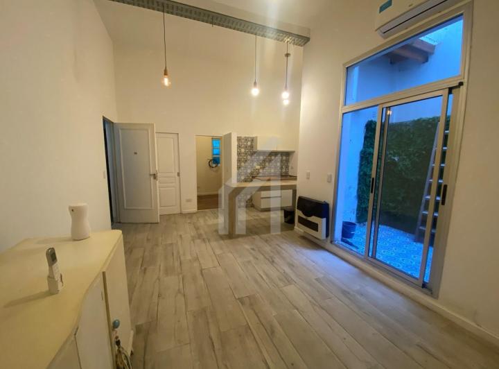 ALQUILER DE DEPARTAMENTO DE DOS AMB FRENTE A LA EST. DE VTE LOPEZ CON PATIO INTERNO PROPIO Y BAJISIM 2