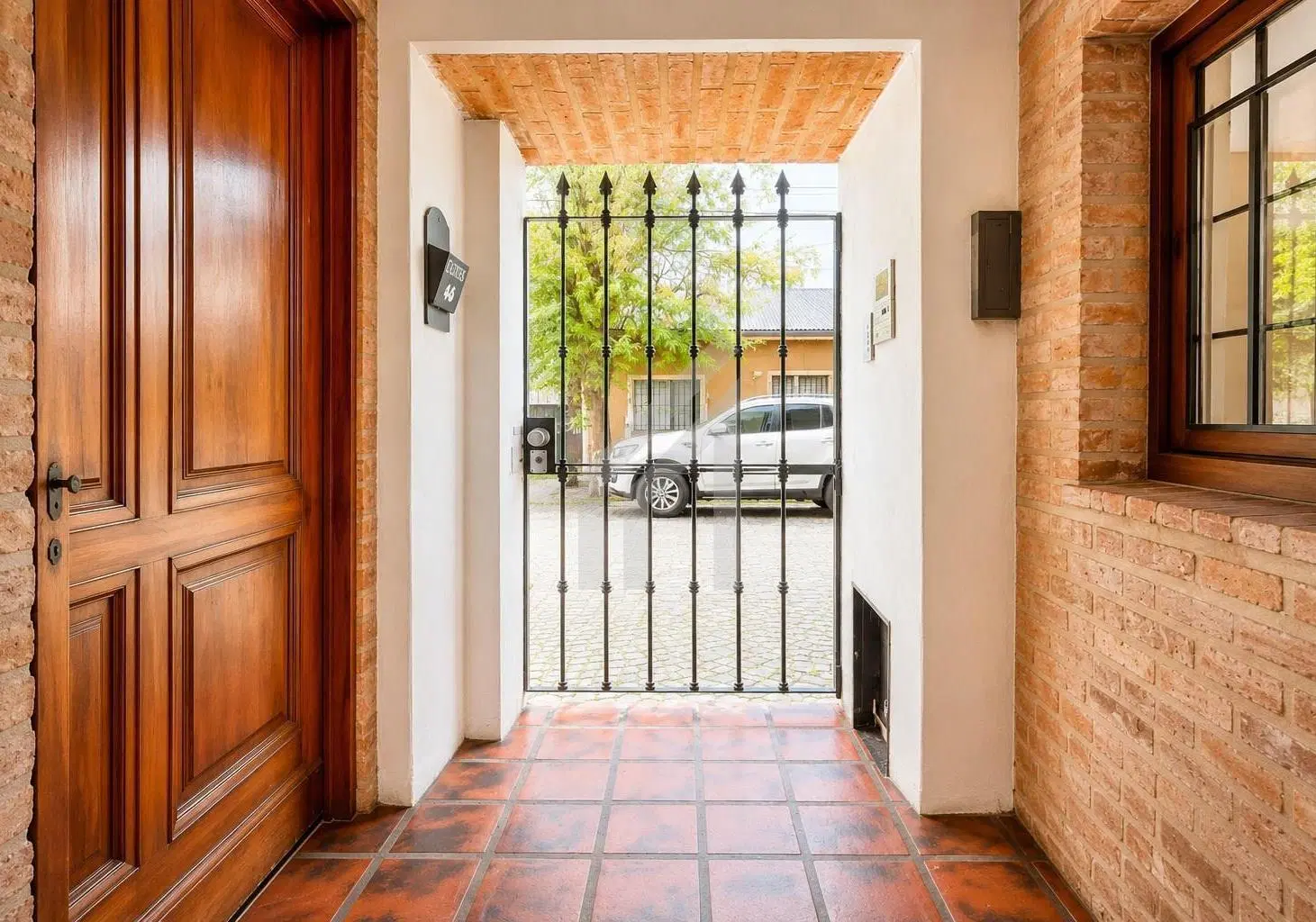 Depósito Operativo con Vivienda y Oficinas | Entrada Camión. San Fernando 8