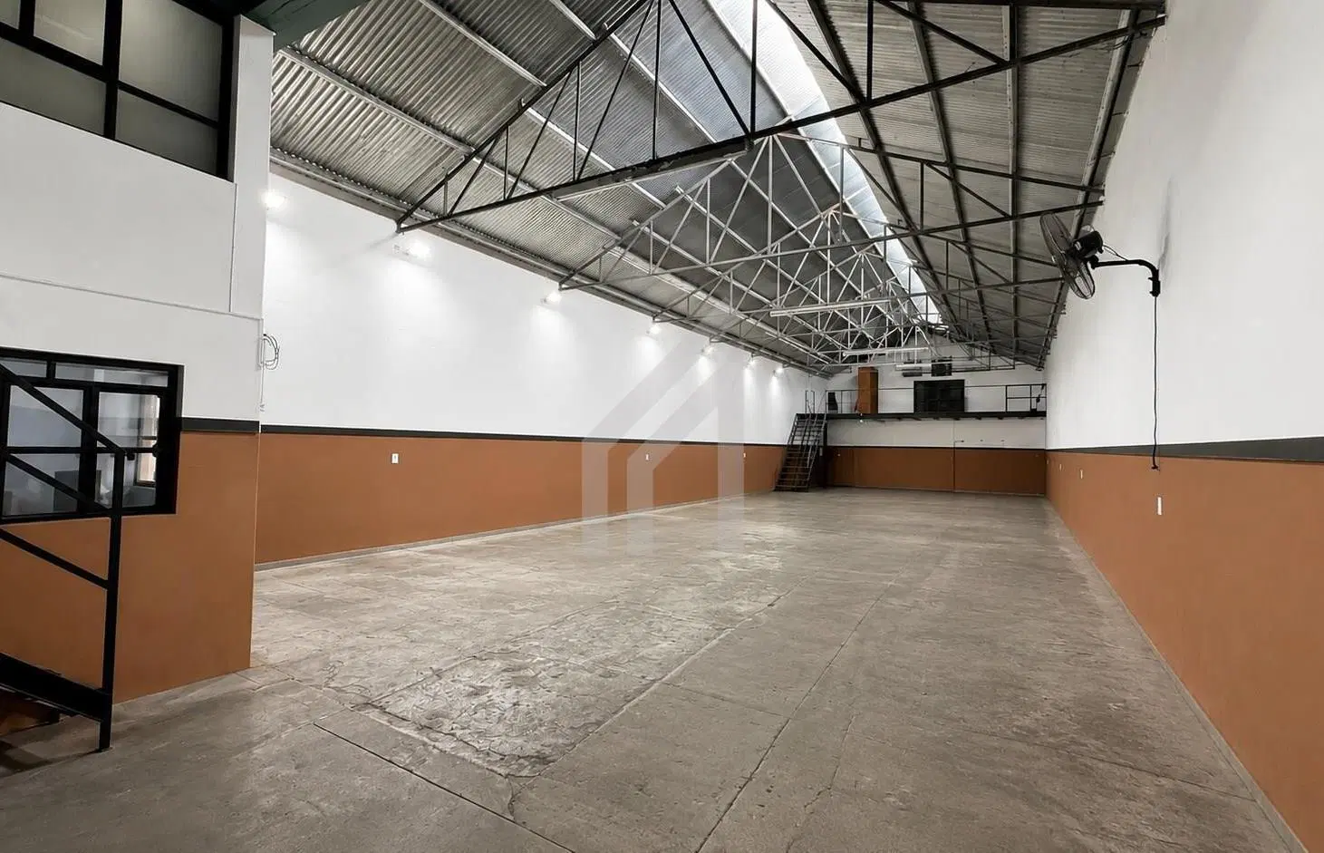 Depósito Operativo con Vivienda y Oficinas | Entrada Camión. San Fernando 2