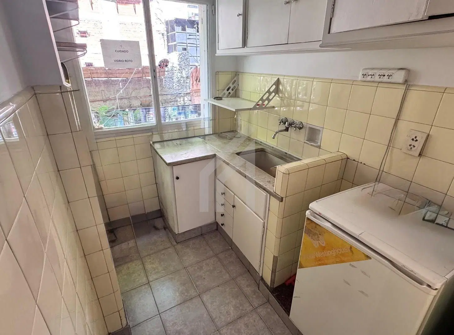 Monoambiente Apto Profesional | Luz al frente | Zona Premium 2