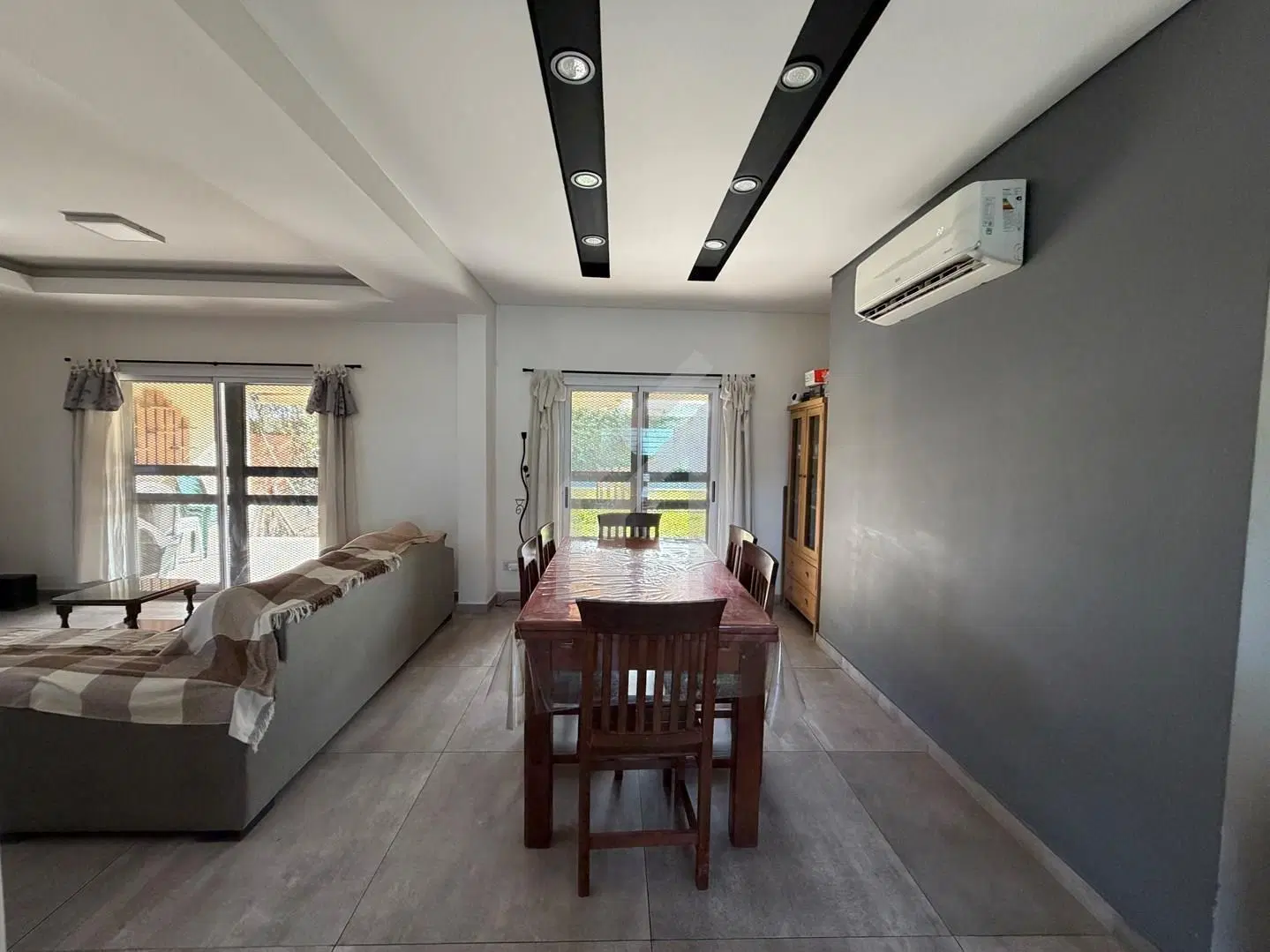 CASA EN BARRIO PARQUE MATHEU GRANDE - CON JARDIN Y PILETA 4