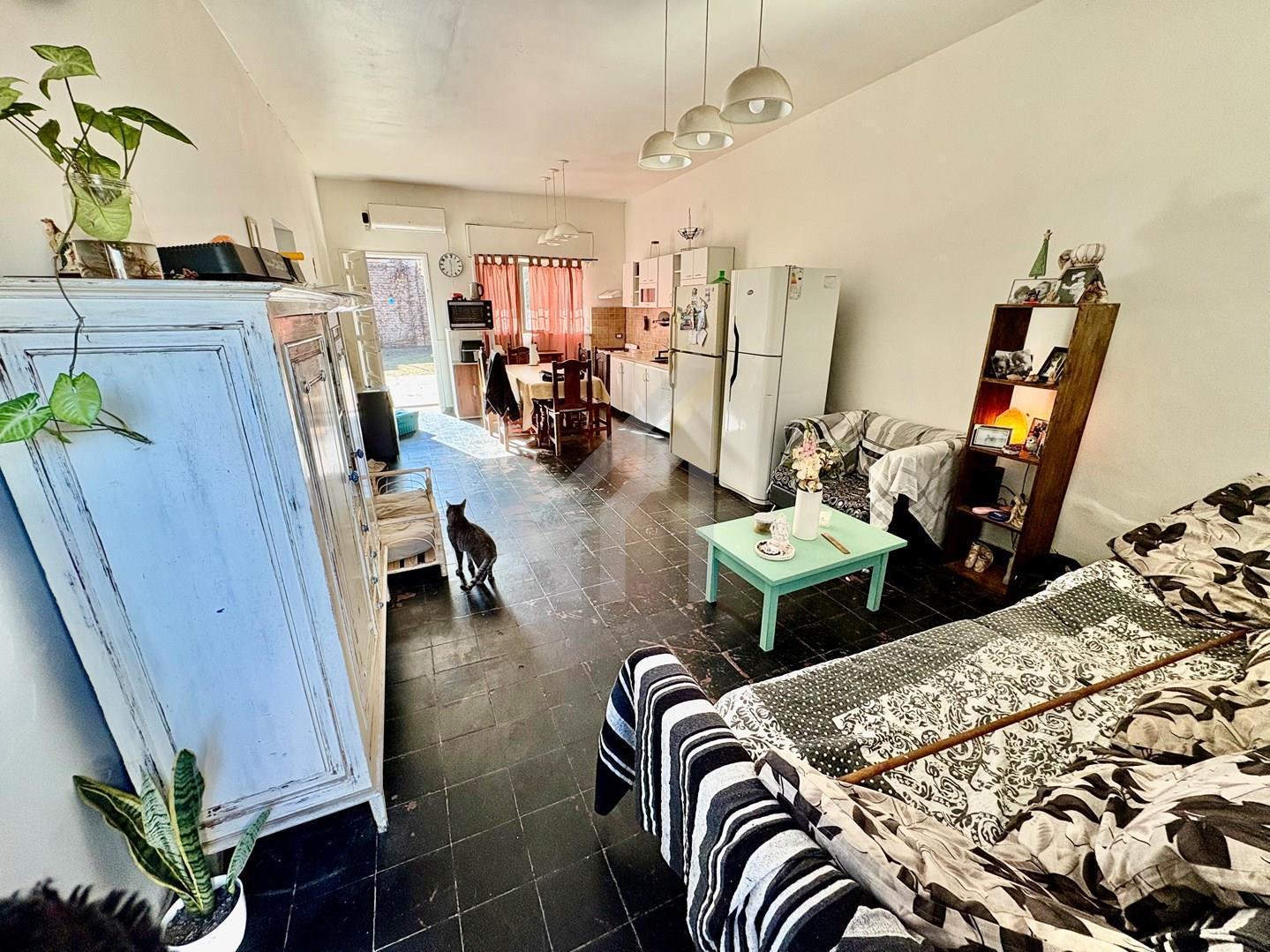 Foto de Casa en Venta 3 ambientes con cochera descubierta, lote 8,66 x 30 en, imagen 1