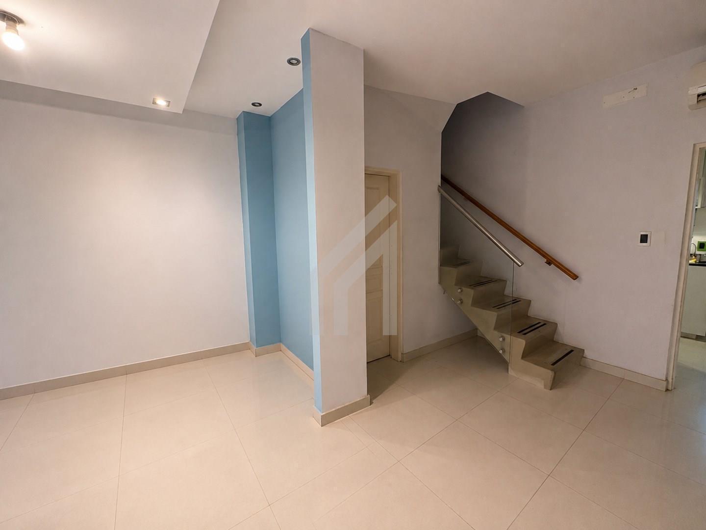 Foto de Venta Casa Triplex 4 ambientes con terraza y piscina en Saavedra, imagen 4