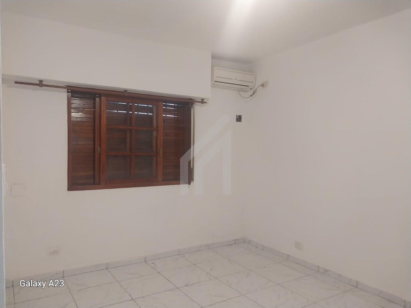 Foto de Departamento PH en Alquiler en Remedios De Escalada, Lanús, G.B.A. Zona, imagen 5