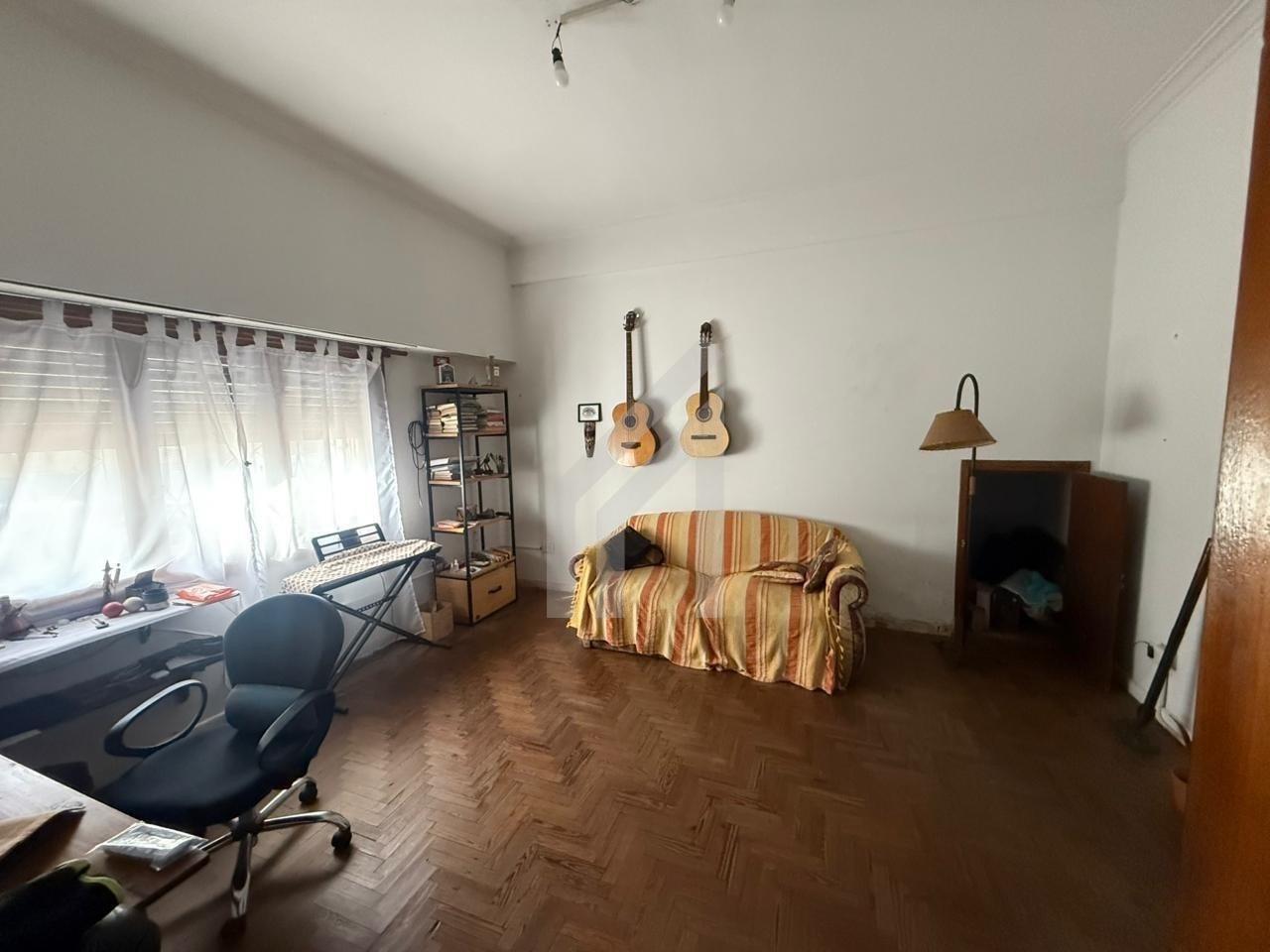 Foto de PH 3 dormitorios con dependencia y cochera en Venta en Flores, Capital, imagen 5