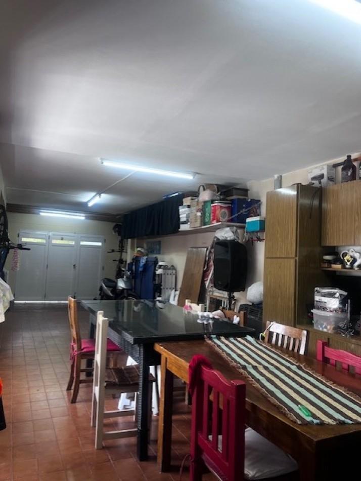 Venta en Mdp. Chalet de 4 Amb. con Patio, Garaje y Trotadora P/ Vs. Autos y Quincho. Zona Alberti 5