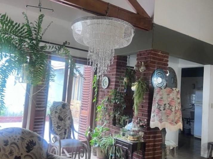 venta chalet en mar del plata, cercano a  barrio santa Monica,  3 amb. con parque, garaje y trotador 4