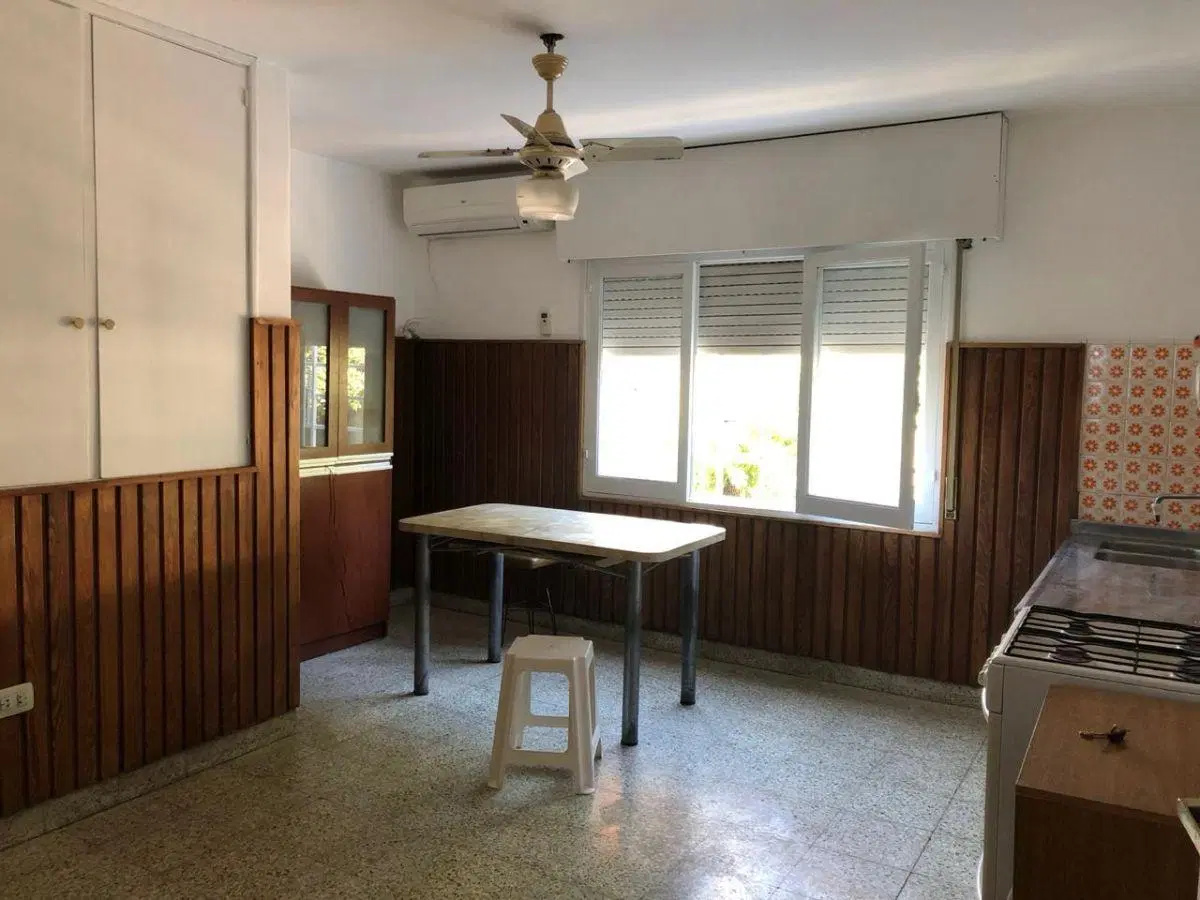 Alquiler. Casa de 2 Dormitorios - Barrio Abasto 3