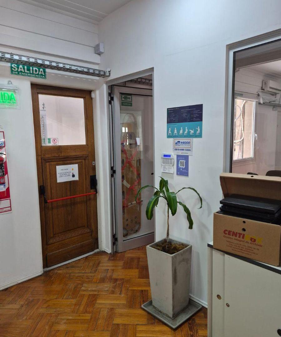 Foto de Oficina en alquiler - Piso Exclusivo - San Luis y Sarmiento, imagen 2