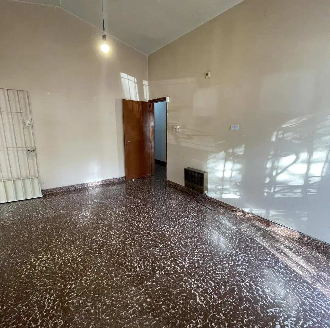 CASA EN VENTA BARRIO ESCOBAR 4