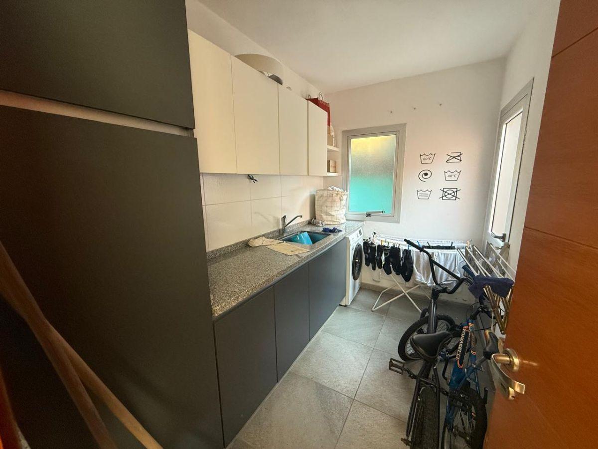Foto de Casa en alquiler en barrio Jardín Inglés – 2 dormitorios, pileta y, imagen 2