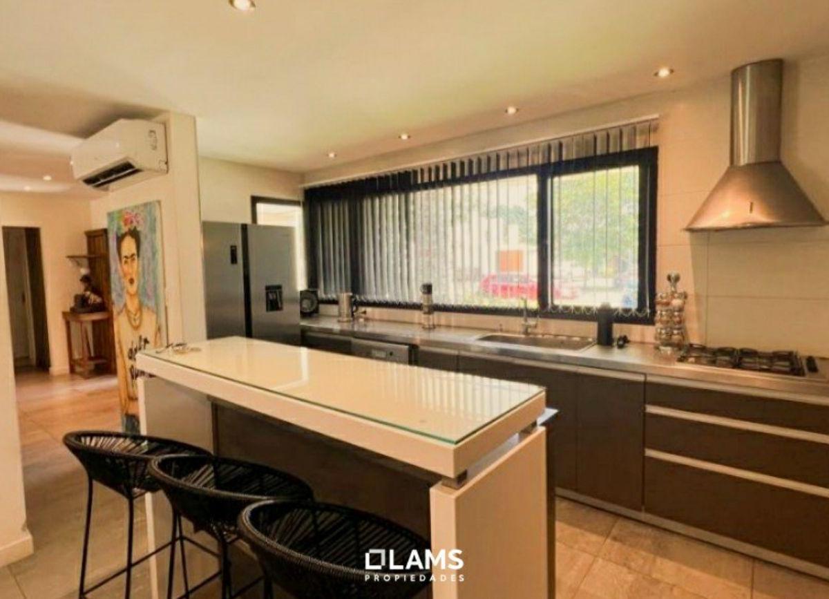 Casa en Venta - 3 ambientes con piscina en Barrio Privado Arenas del Sur