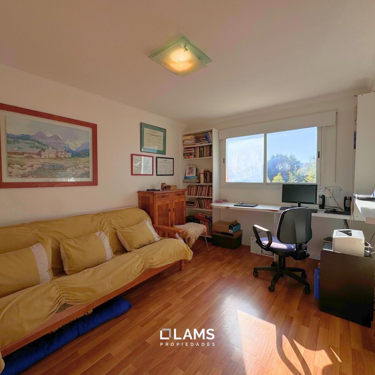 Duplex de 4 Ambientes en Venta - Barrio Chauvin 1