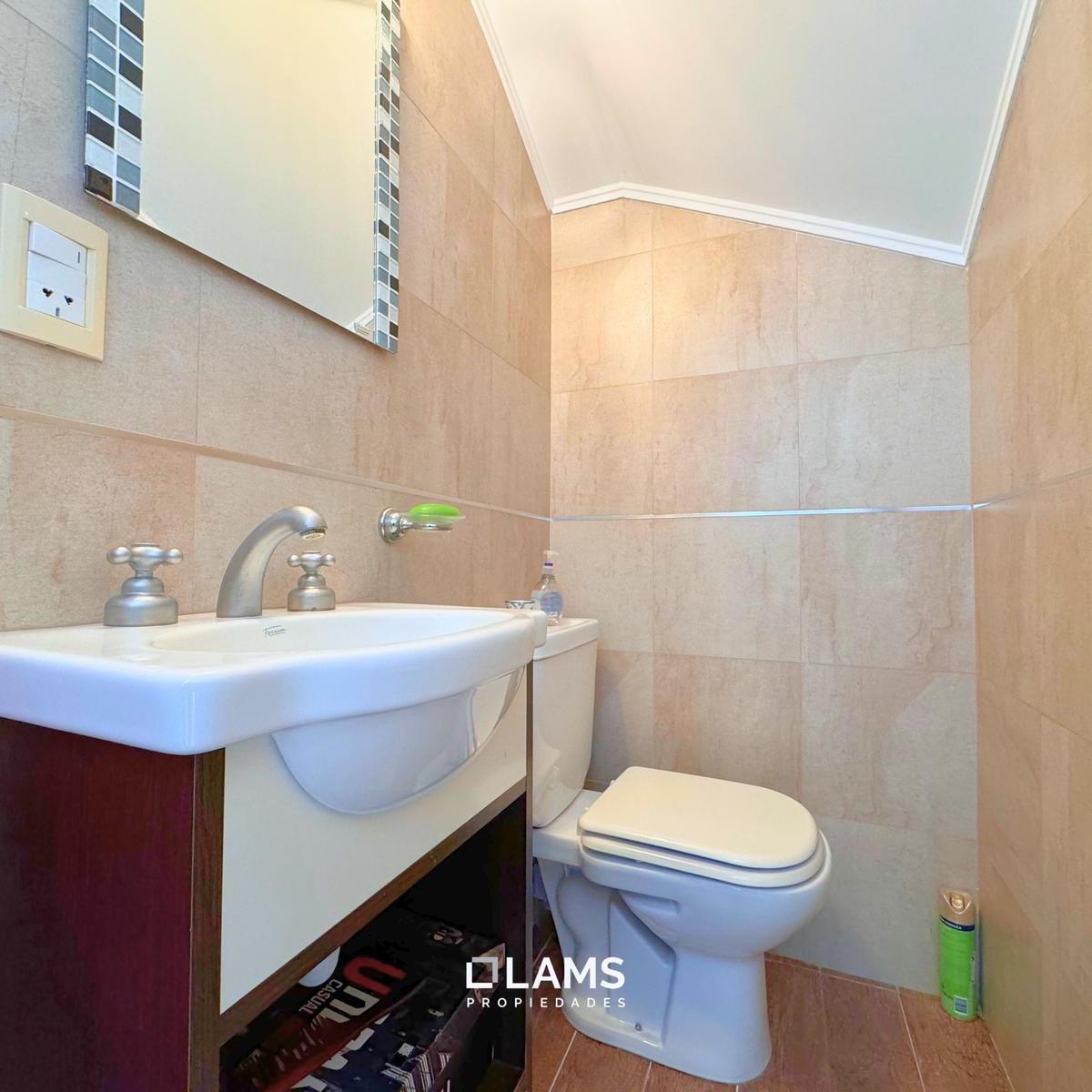 Duplex de 4 Ambientes en Venta - Barrio Chauvin 2