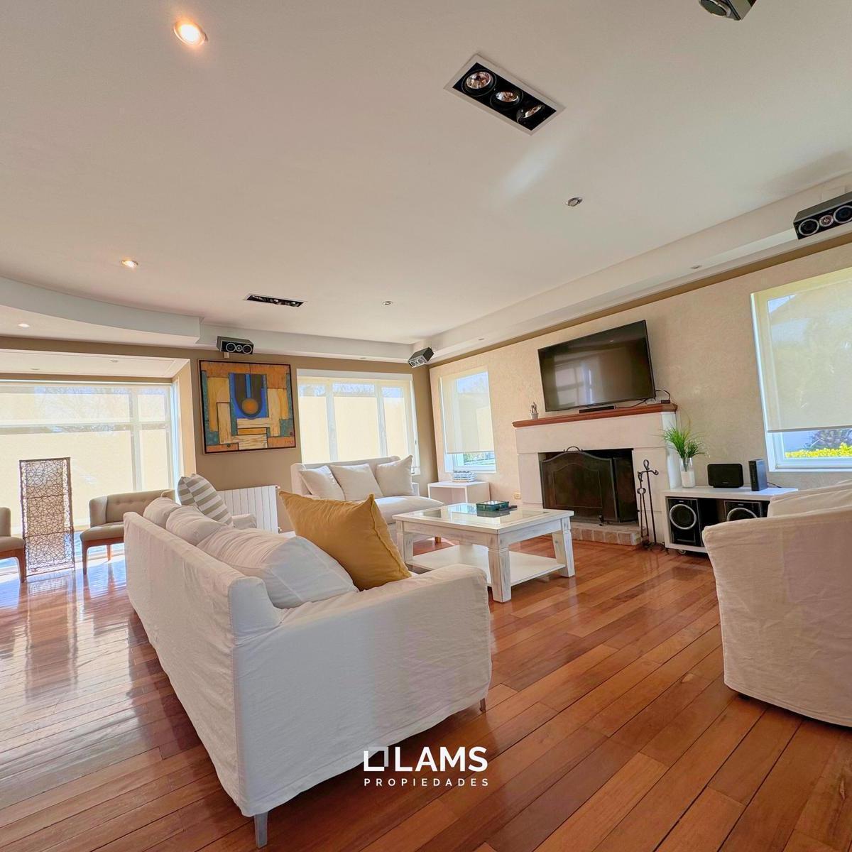 Chalet Moderno de 7 Ambientes en Venta - Barrio Los Troncos 4