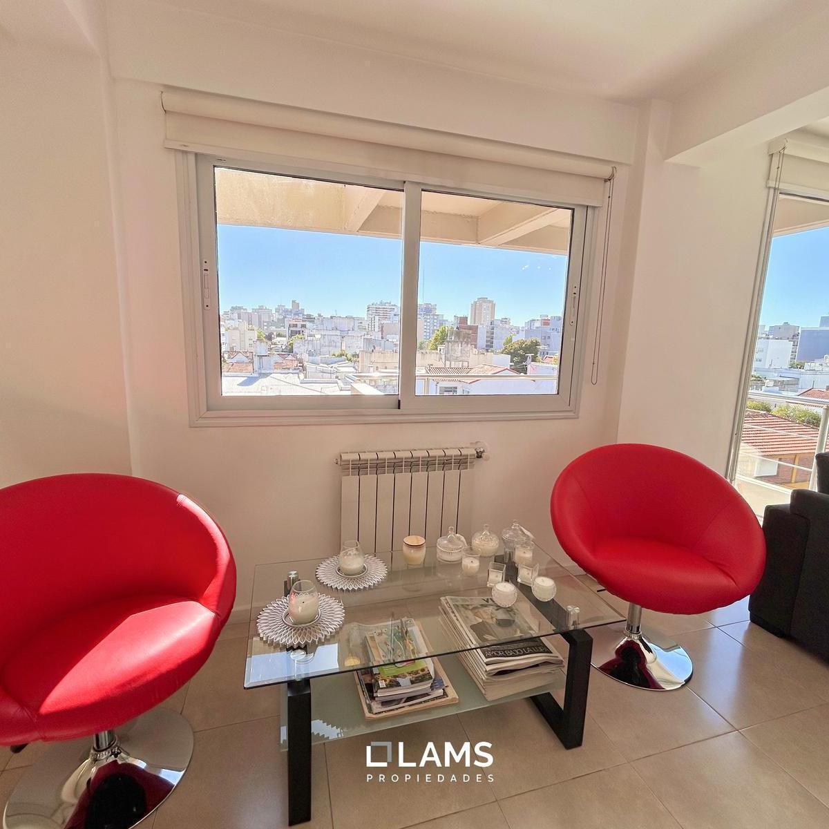 Departamento 4 Ambientes en Venta - Cochera y Baulera - Chauvin 1