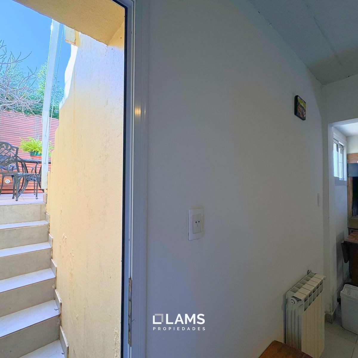 Duplex de 4 Ambientes en Venta - Barrio Chauvin 5