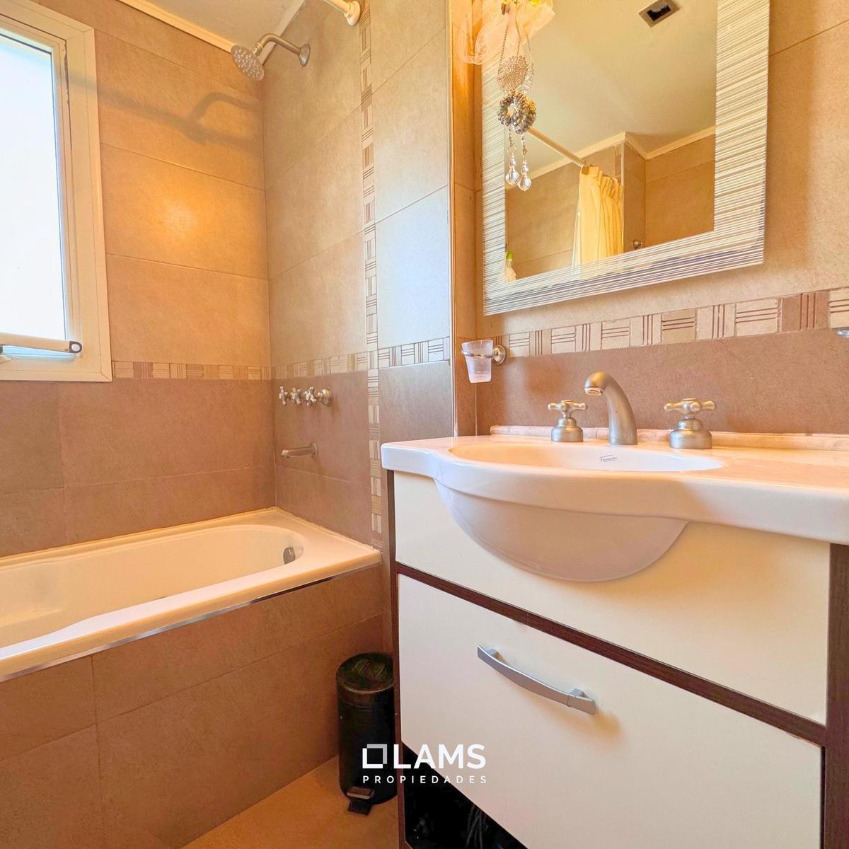 Duplex de 4 Ambientes en Venta - Barrio Chauvin 4