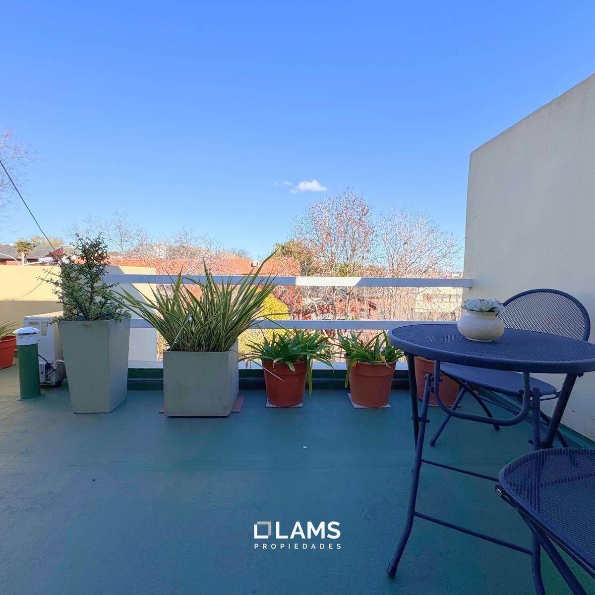 Duplex de 4 Ambientes en Venta - Barrio Chauvin 2