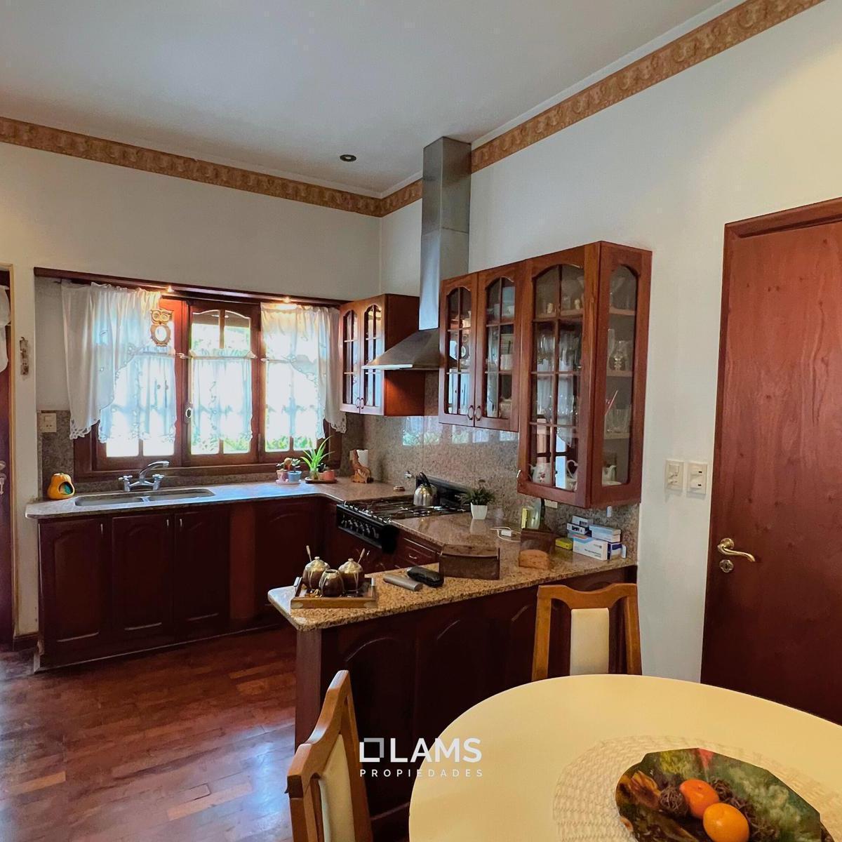 Foto de Venta Casa 4 ambientes con departamento - Barrio Chauvin, imagen 2