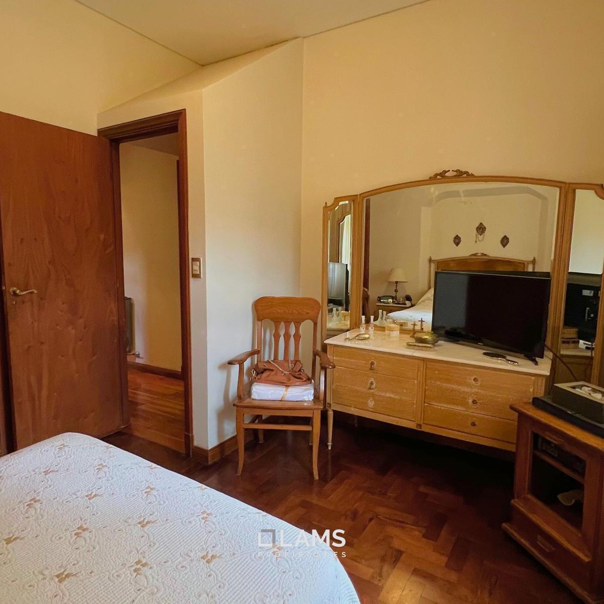Foto de Venta Casa 4 ambientes con departamento - Barrio Chauvin, imagen 5