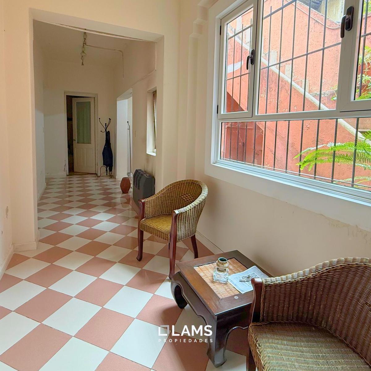 Foto de Venta - Amplio Chalet 6 ambientes apto crédito - Zona La Perla, imagen 5