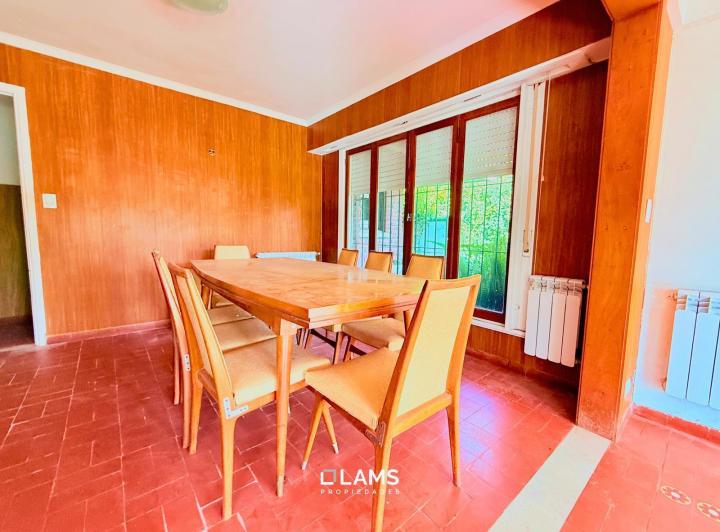 Casa de 8 ambientes en Venta - Zona Pinos de Anchorena 5