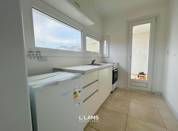 Alquiler 12 meses - Departamento 2 ambientes - Zona Aldrey 2