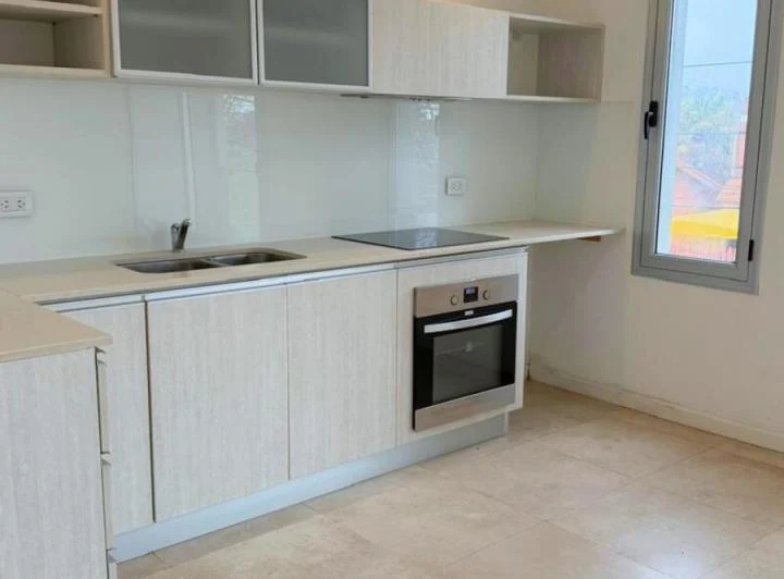 Alquiler 24 meses - Departamento 2 ambientes con cochera - Parque Luro 4