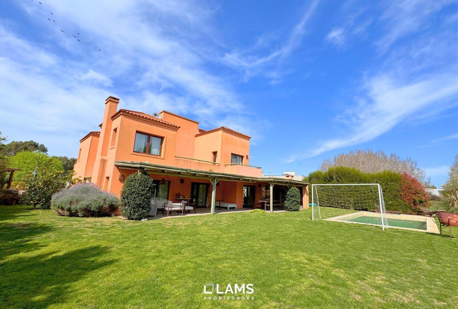 Casa 4 ambientes con piscina - Alquiler temporario 25/26 - Rumenco