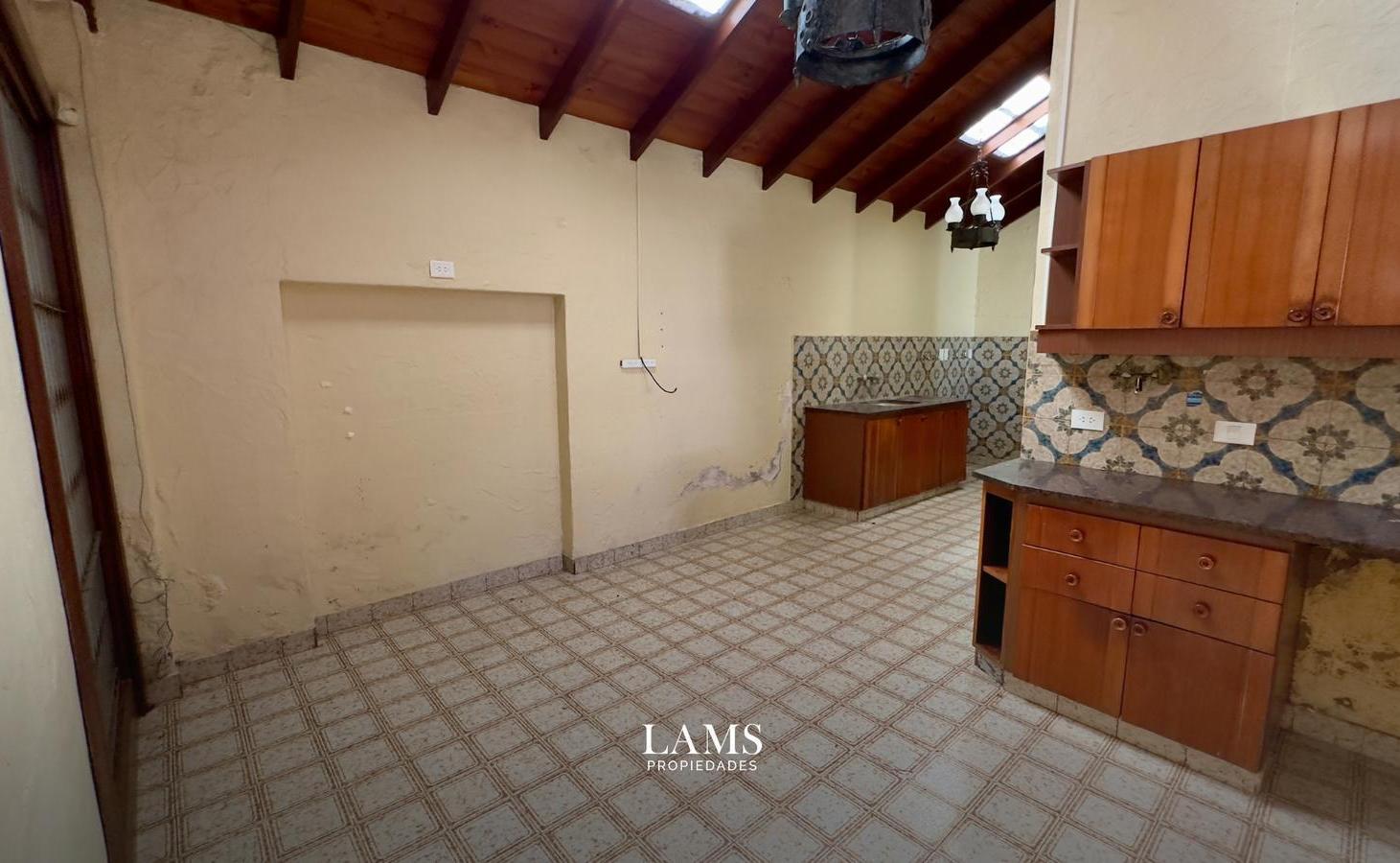 Venta - Casa 6 ambientes con cochera - Lomas de Stella Maris