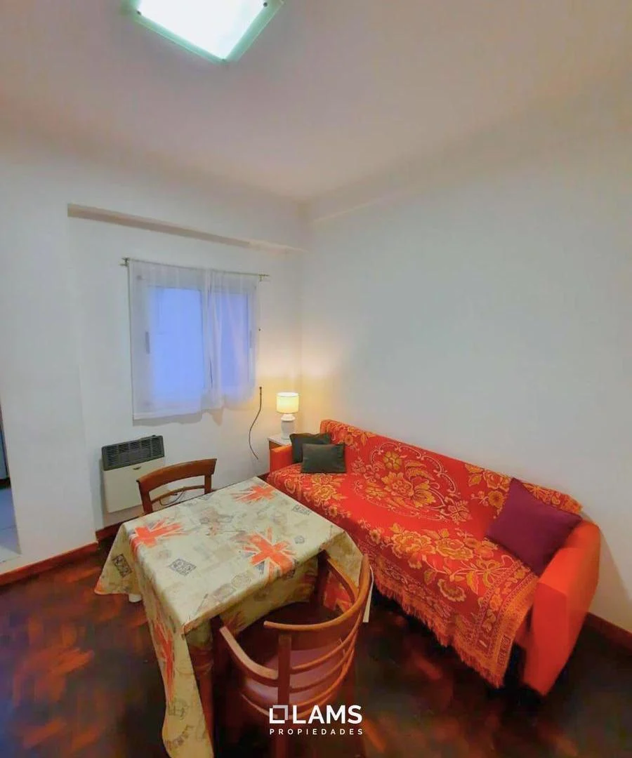Foto de Alquiler Marzo a Diciembre - Departamento 2 ambientes - Macrocentro, imagen 3