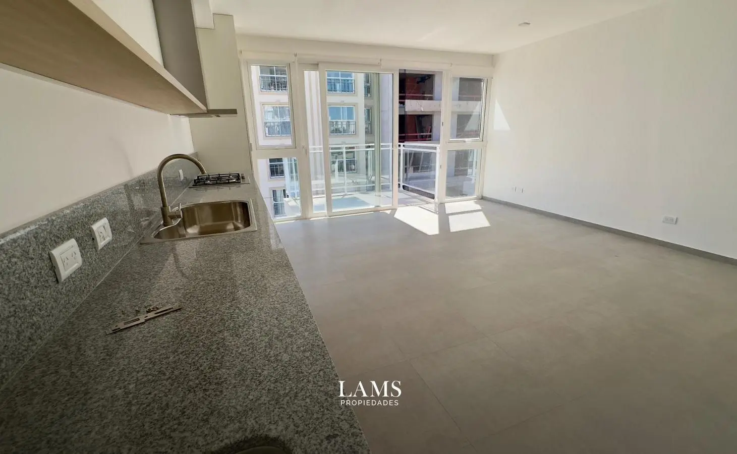 Alquiler 12/24 meses - Departamento 2 ambientes - Zona Aldrey 2