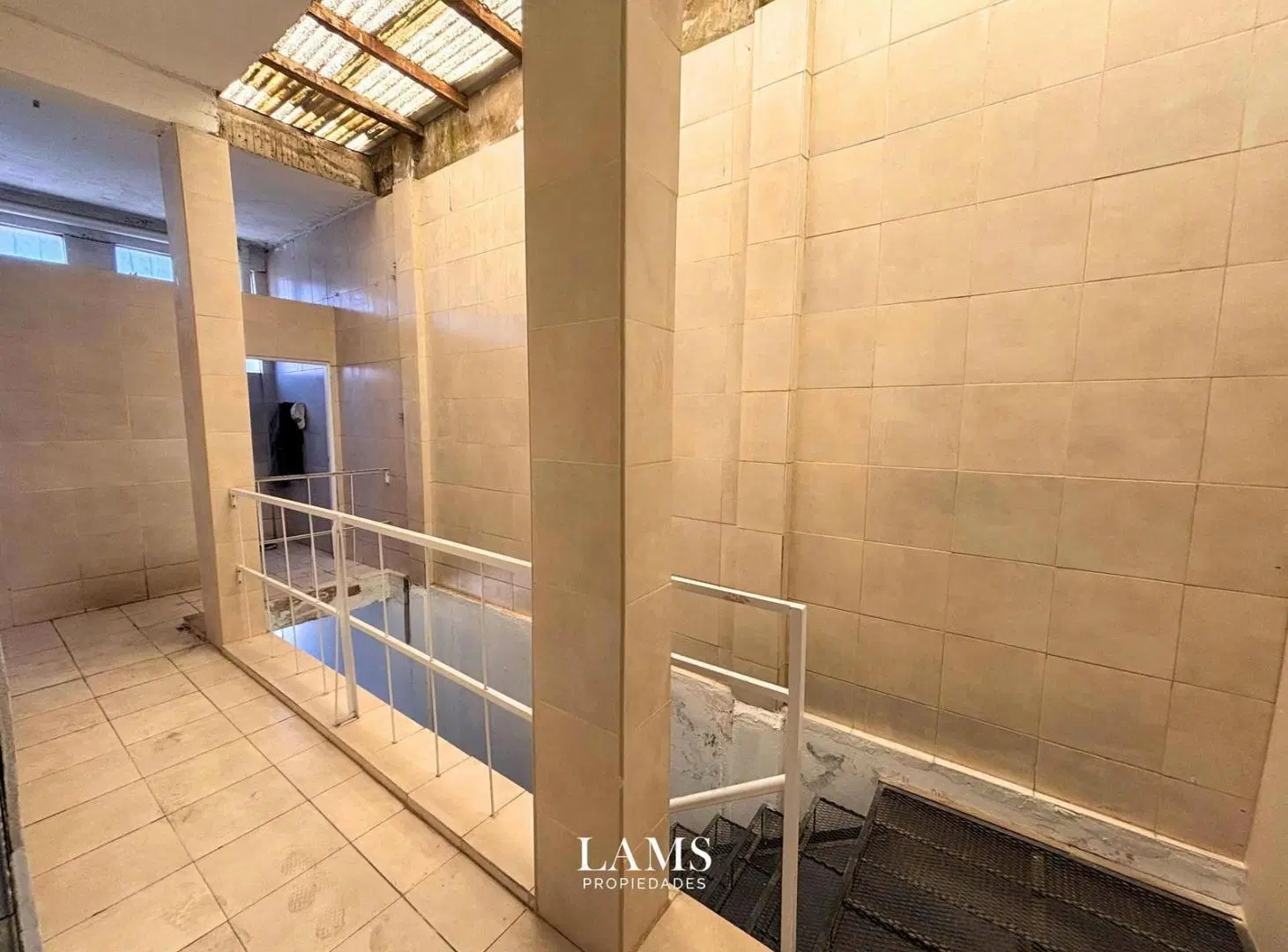 Alquiler/Venta - Galpón - Zona Bernandino Rivadavia 4