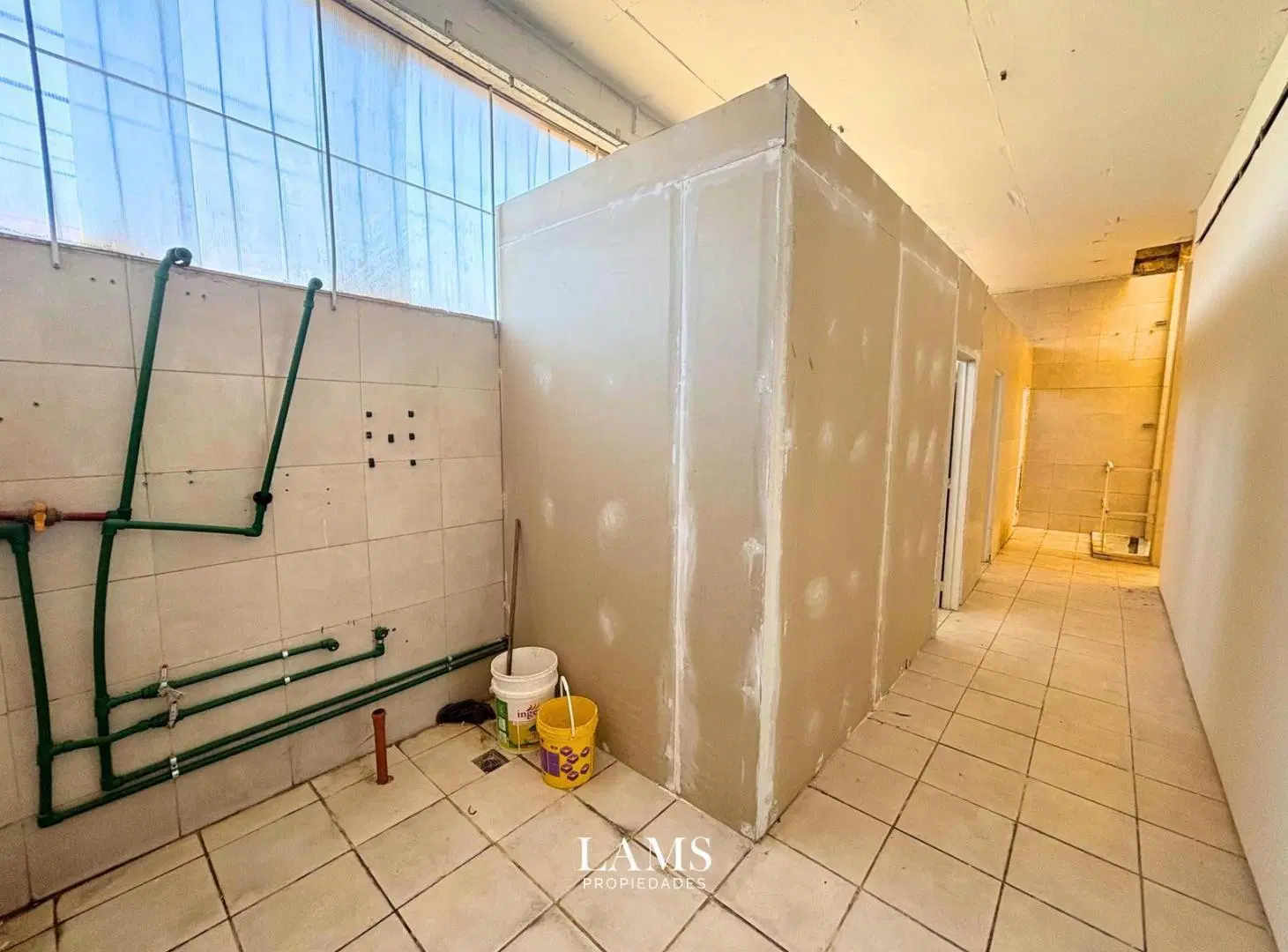 Alquiler/Venta - Galpón - Zona Bernandino Rivadavia 5
