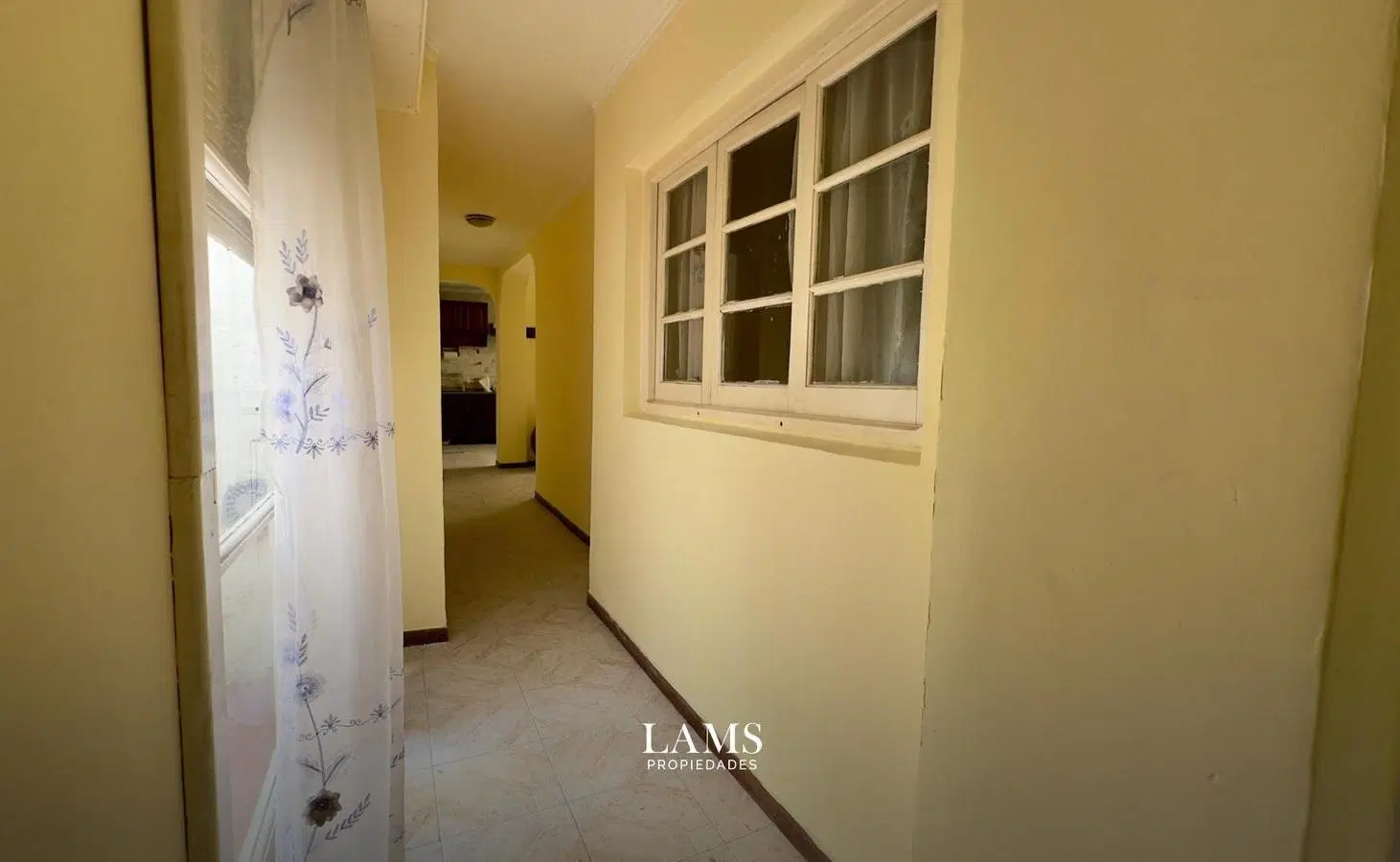 Alquiler - Casa 4 ambientes con garaje, apta profesional o vivienda - Playa Grande 5