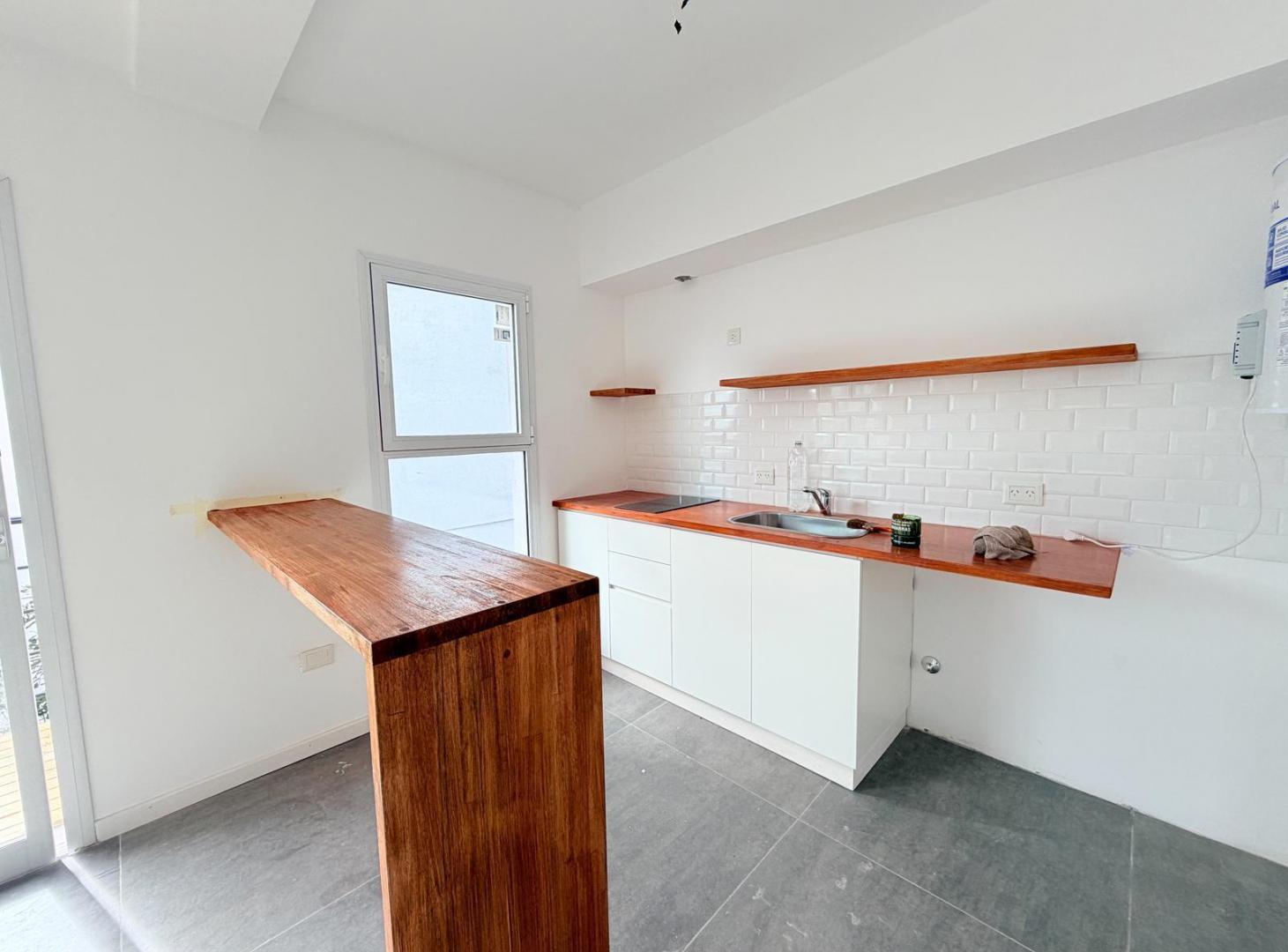 Foto de Alquiler - Departamento 1 ambiente con balcón - La Perla, imagen 5