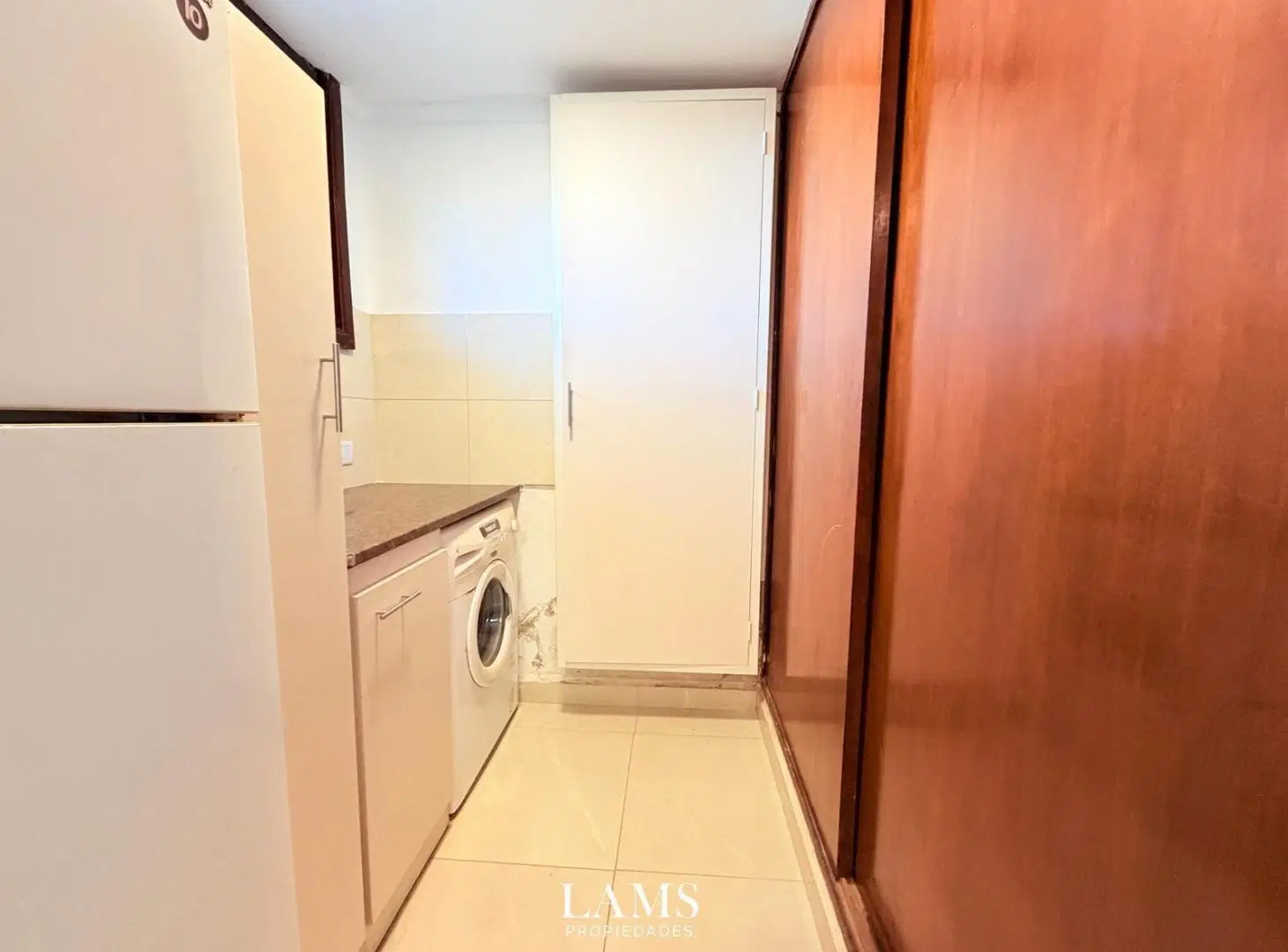 Venta - Chalet 4 ambientes Con Cochera  - Barrio San Carlos 4