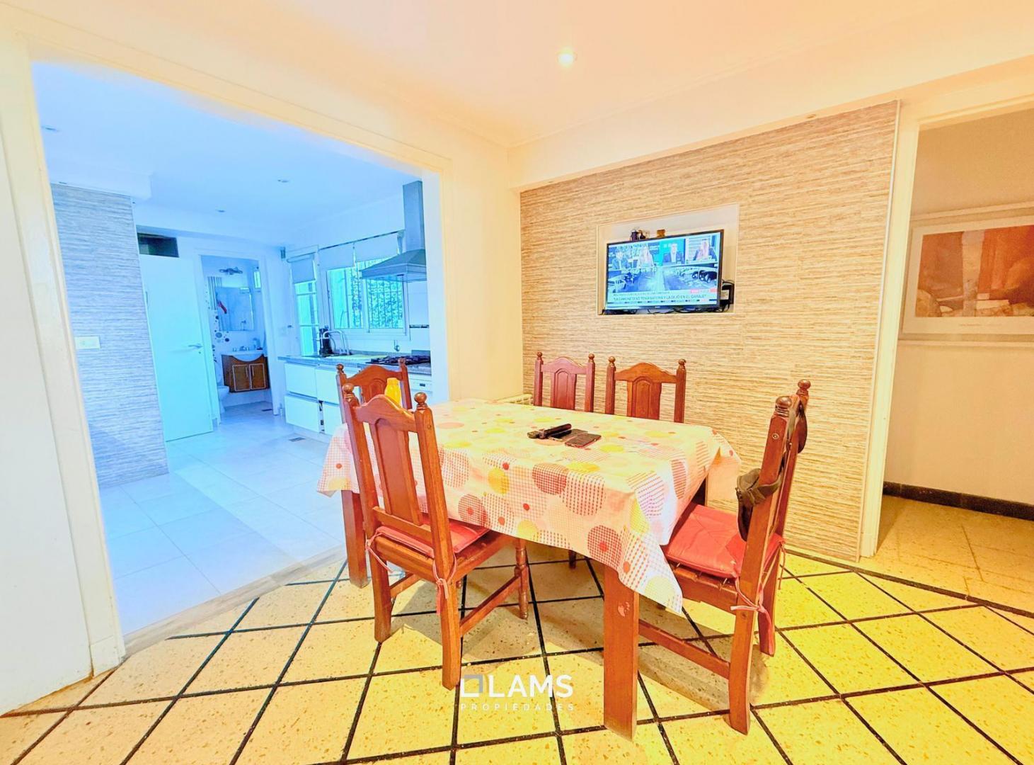 Foto de Excelente Chalet 5 ambientes en Venta - Barrio Los Troncos, imagen 2