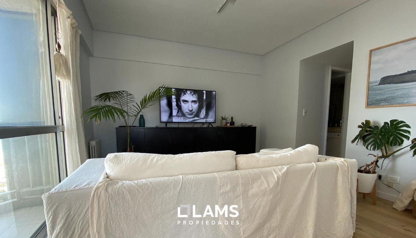 Departamentode  3 amb con cochera y baulera en VENTA - Maral 45 -  Playa Grande