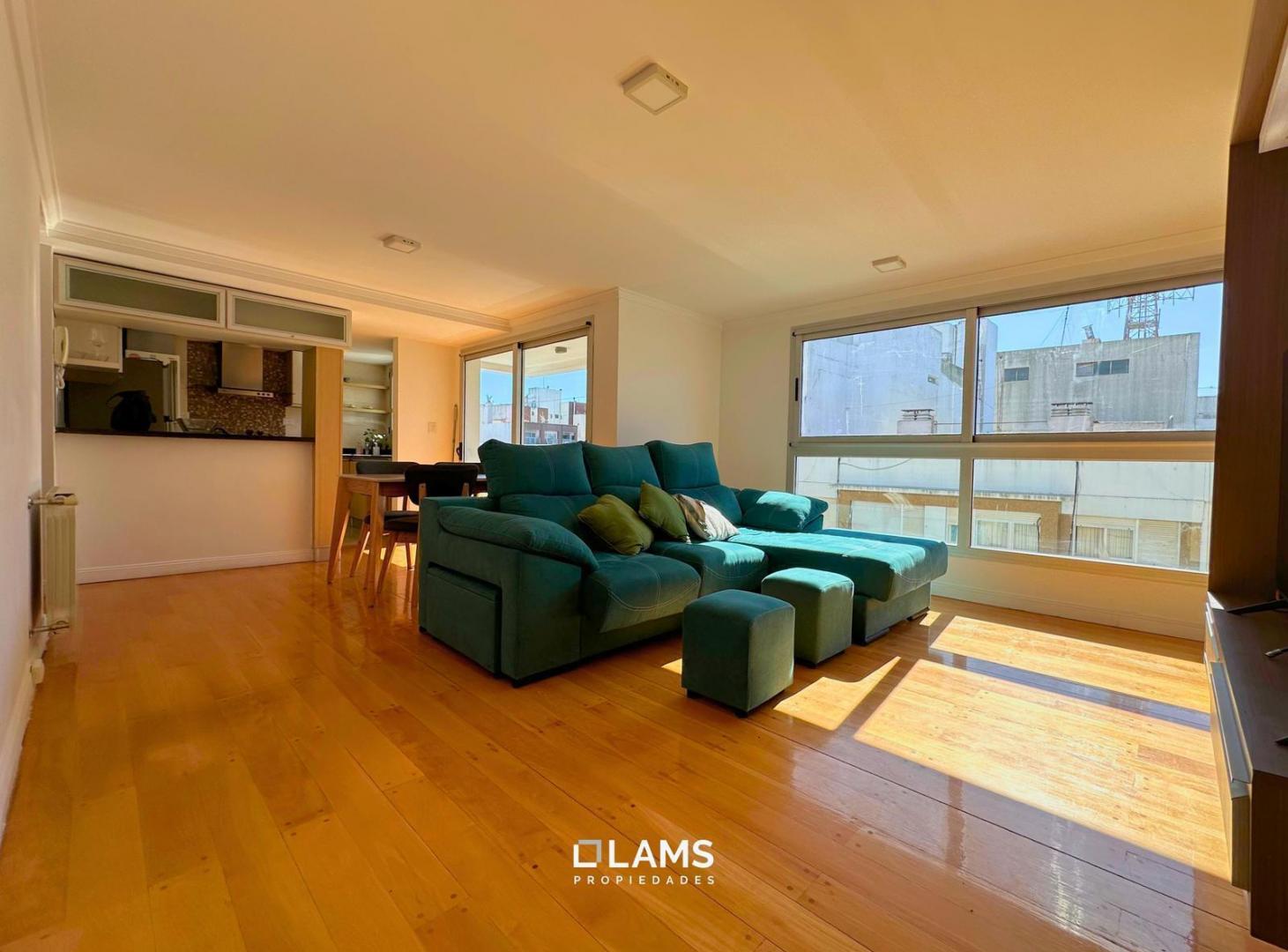 Venta - Departamento 3 ambientes con cochera - Zona Plaza Mitre