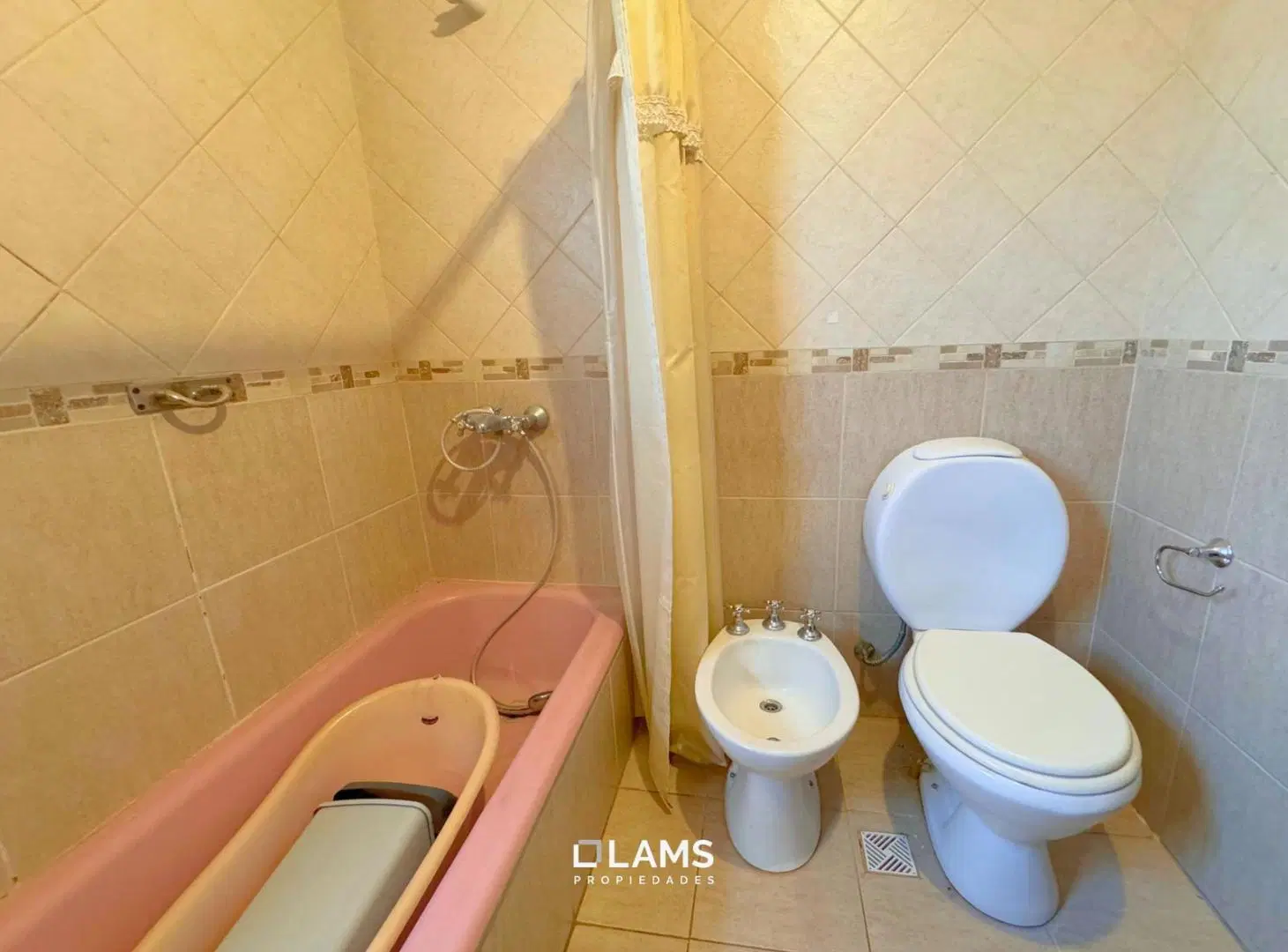 Chalet 4 ambientes en Venta - Barrio Chauvin.  APTO CRÉDITO 3