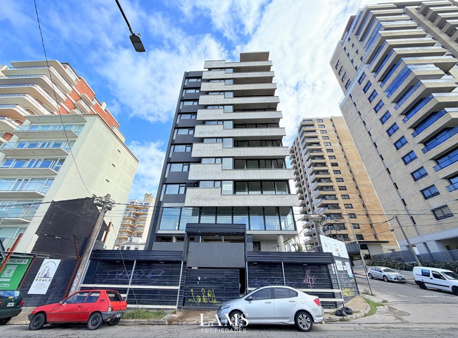 Venta - Departamento 4 Ambientes Con Cochera - Playa Grande